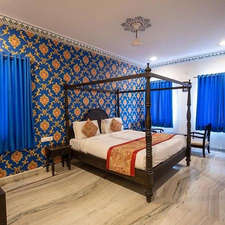 Hotel Royal Pratap Niwas Udaipur Extérieur photo