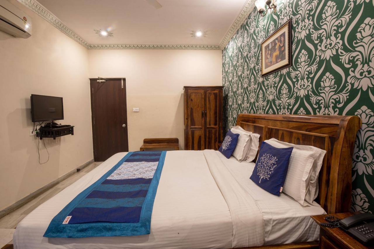 Hotel Royal Pratap Niwas Udaipur Extérieur photo