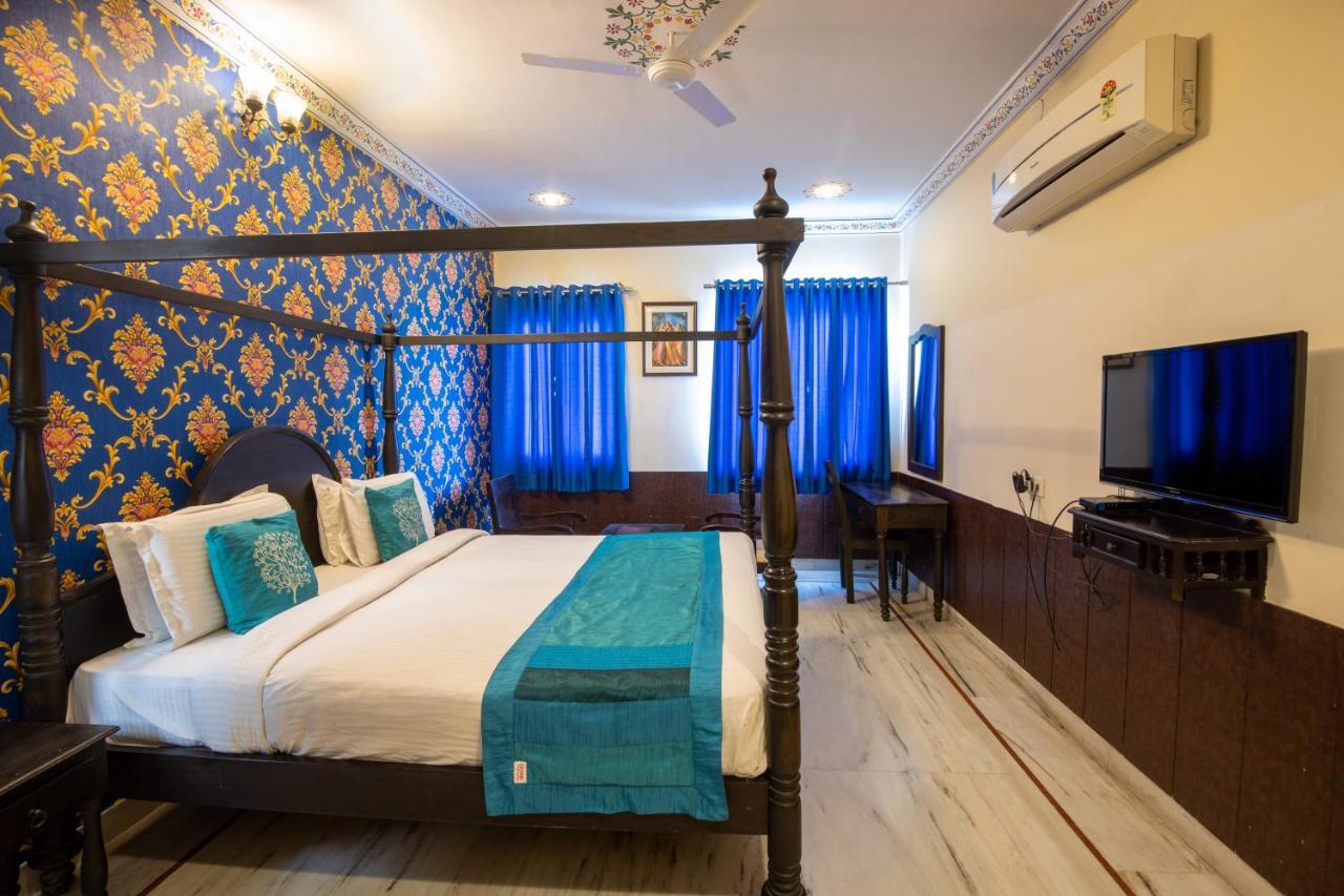 Hotel Royal Pratap Niwas Udaipur Extérieur photo