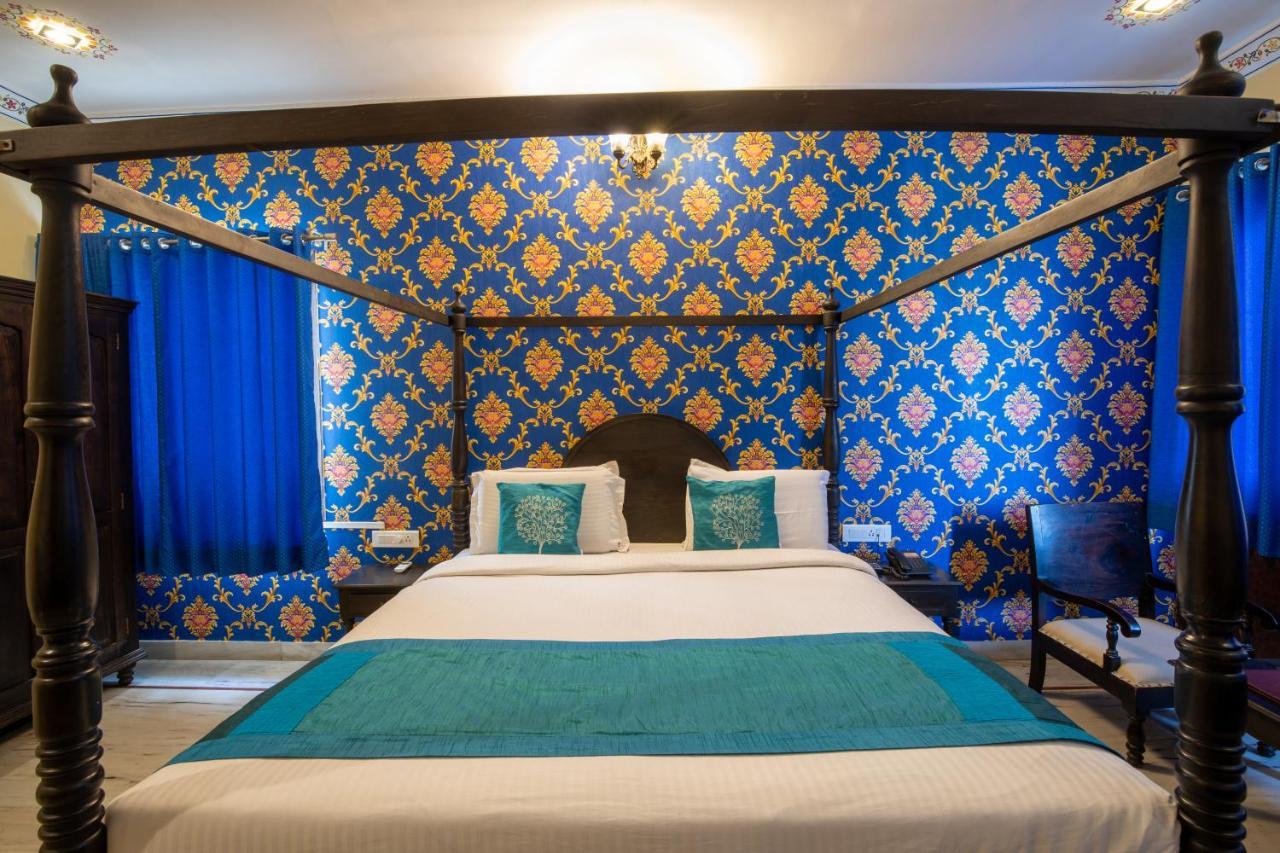 Hotel Royal Pratap Niwas Udaipur Extérieur photo
