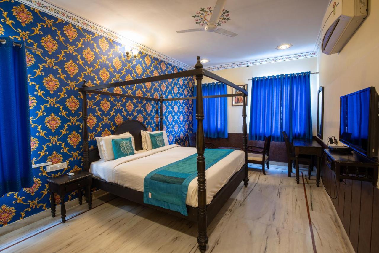 Hotel Royal Pratap Niwas Udaipur Extérieur photo