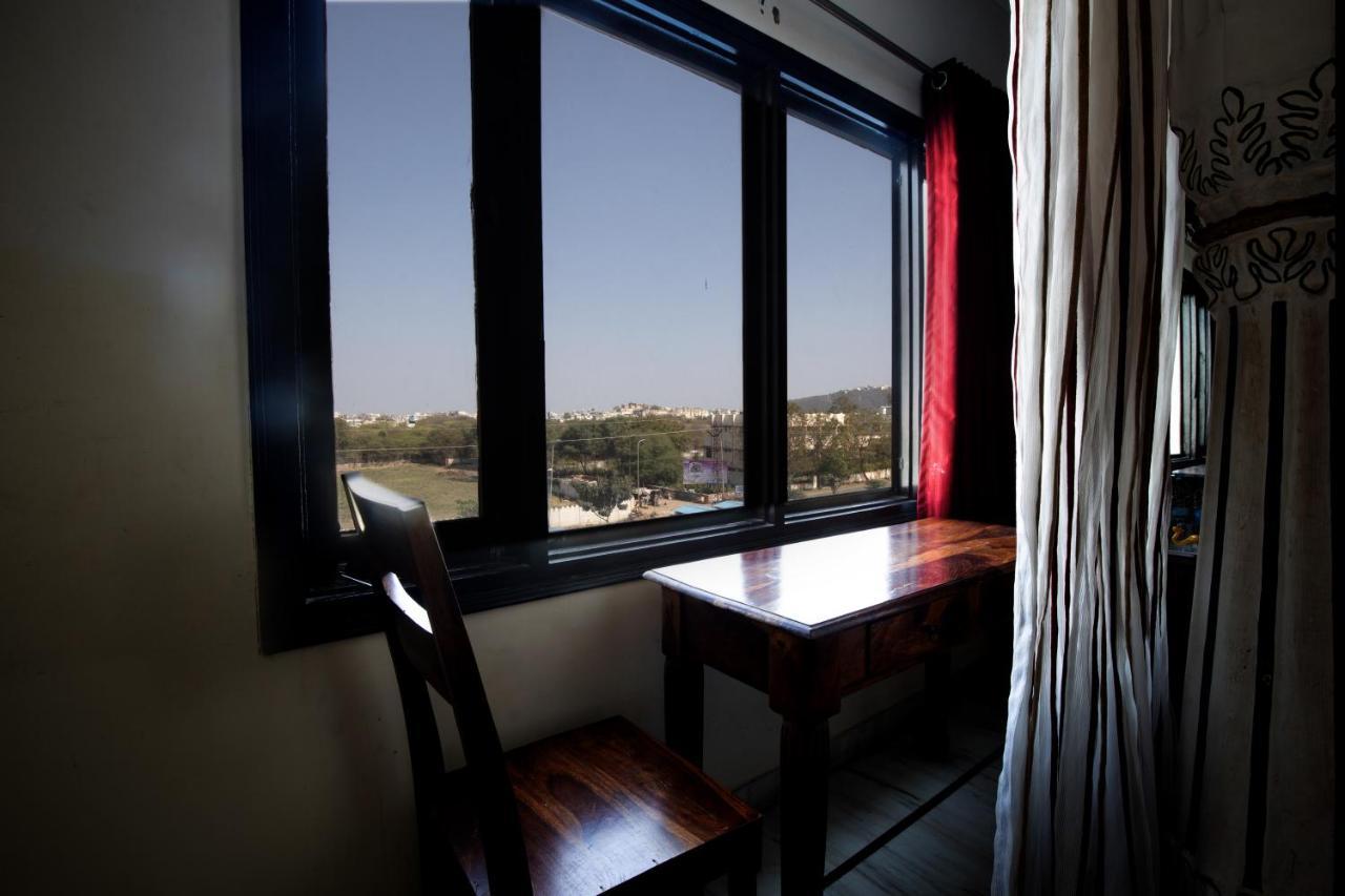 Hotel Royal Pratap Niwas Udaipur Extérieur photo