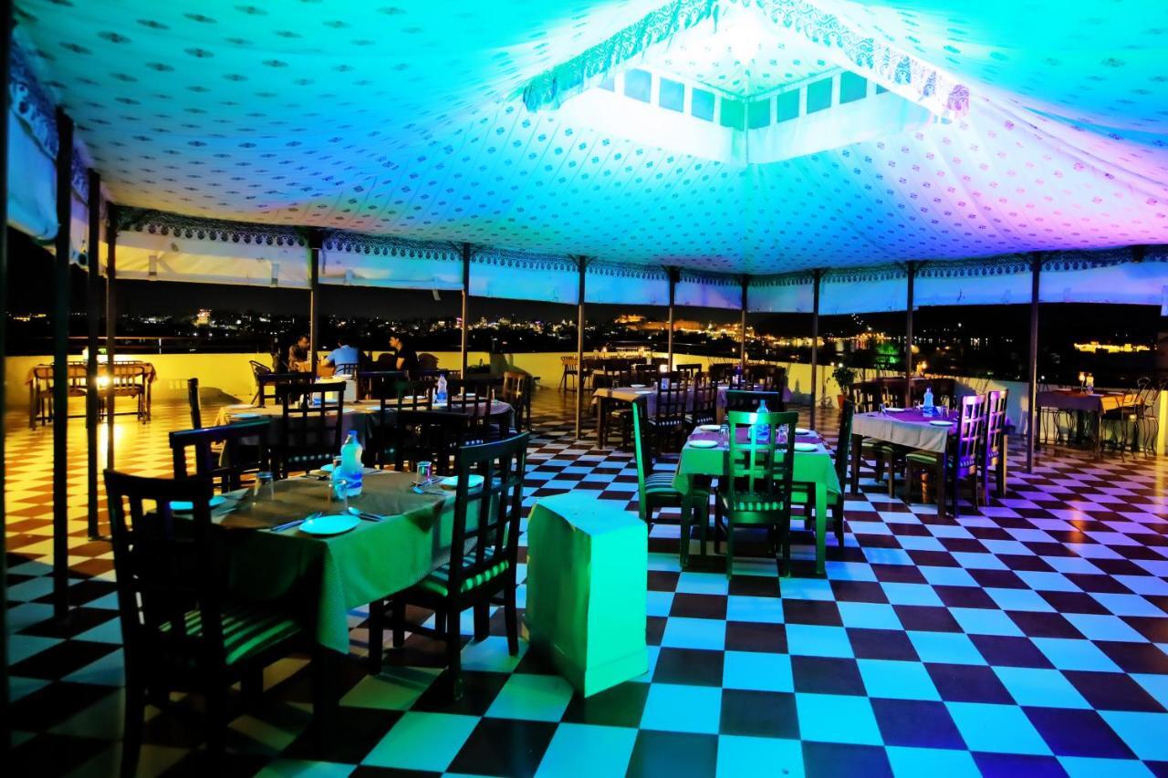 Hotel Royal Pratap Niwas Udaipur Extérieur photo